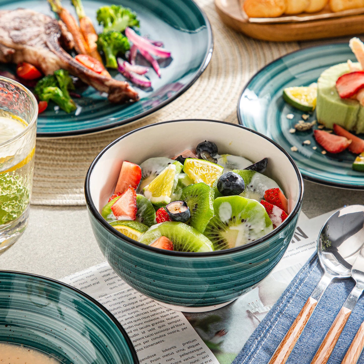 VANCASSO BONBON Green 24/48-Piece Handpainted Spirals Stoneware Dinner Combi-Set with Bowl,Dessert Plate,Soup Plate,Dinner Plate