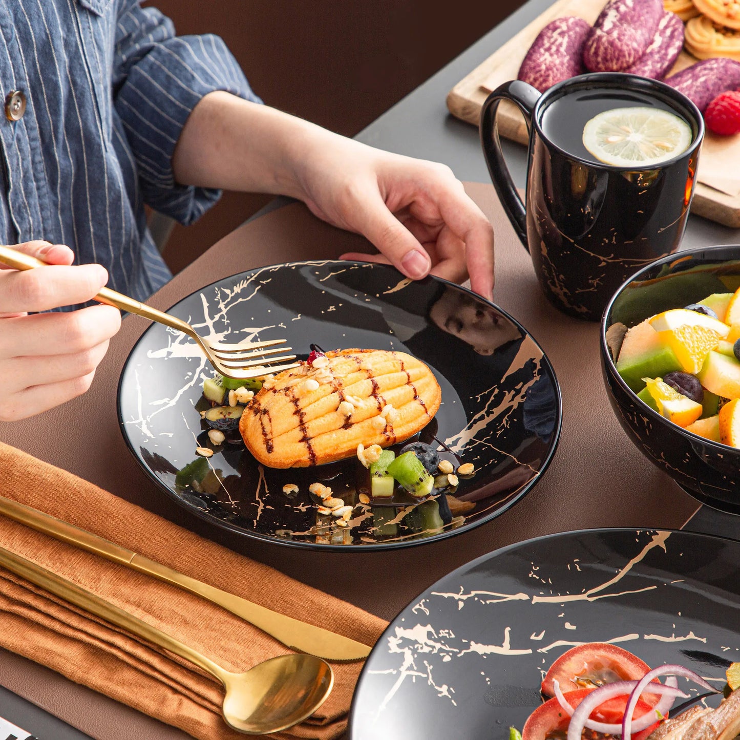 LUXURY Gold Splash Porcelain Dinnerware Set