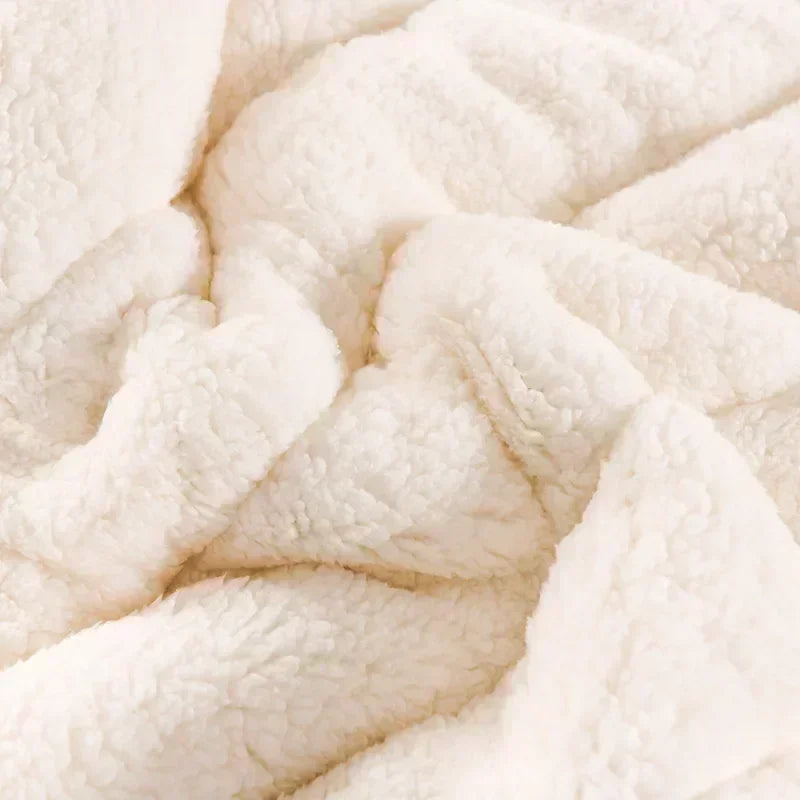 New Flannel Fleece Autumn Winter Warm Blanket 3 Layers Thicken Imitation Lambswool Blankets for Bed Quilt Soft Warmth Comforter