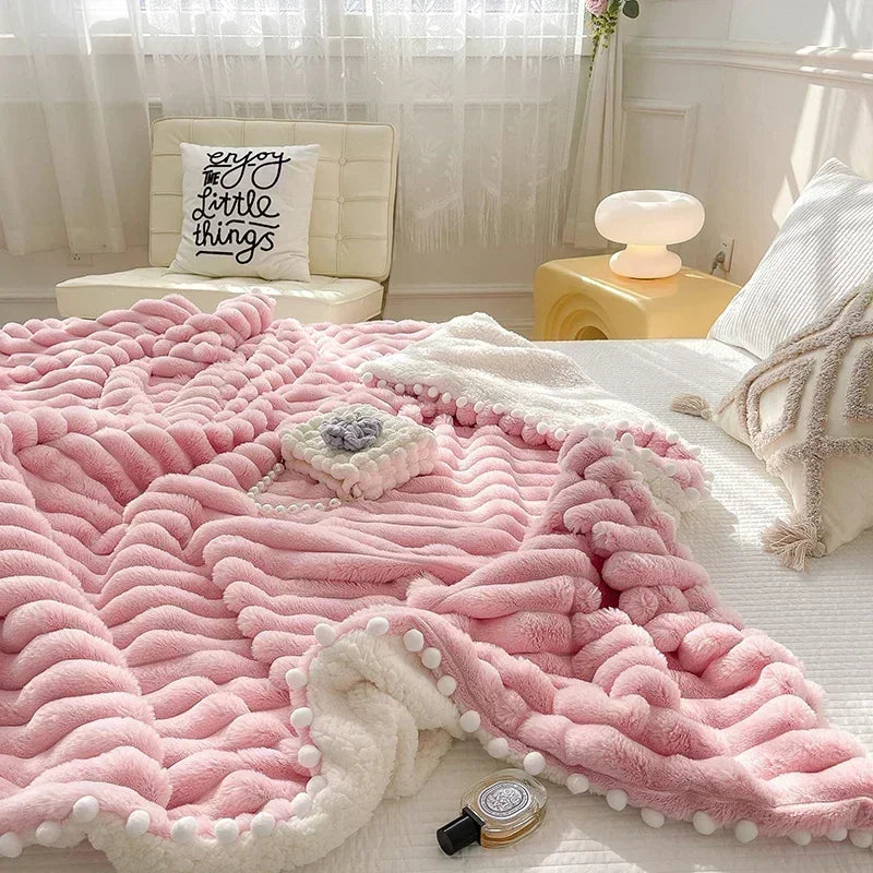 Tuscan Faux Rabbit Fur Warm Weighted Blankets for Bed Luxury Faux Lamb's Wool Double Blanket Soft Fluffy Warmth Double Blanket
