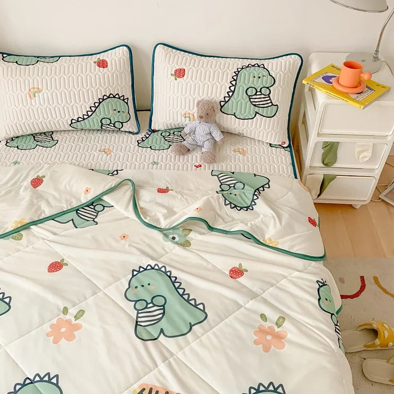 Double-Sided Comforter with Latex Fitted Sheet and Pillowcases