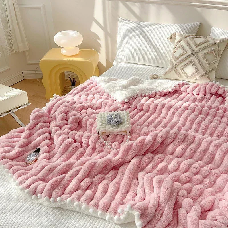 Tuscan Faux Rabbit Fur Warm Weighted Blankets for Bed Luxury Faux Lamb's Wool Double Blanket Soft Fluffy Warmth Double Blanket